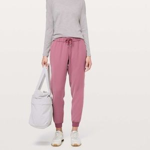 Lululemon On The Fly jogger